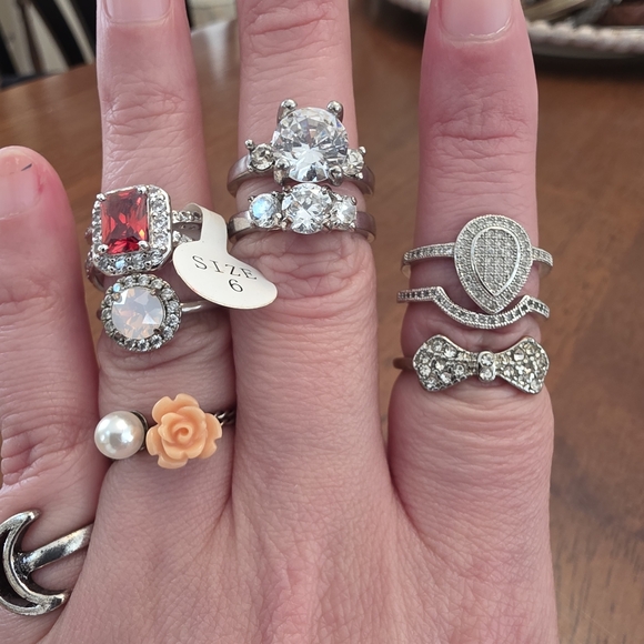 64 Piece Vintage To Costume To Fashion Ring Lot Bundle Estate - Picture 15 of 16